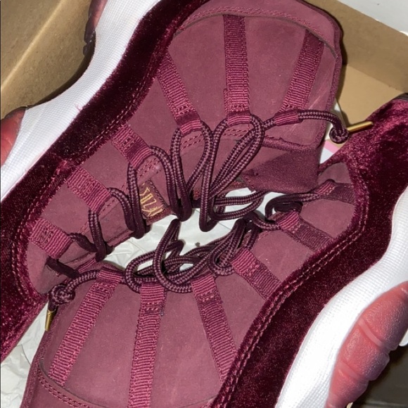 Air Jordan Velvet 11’s